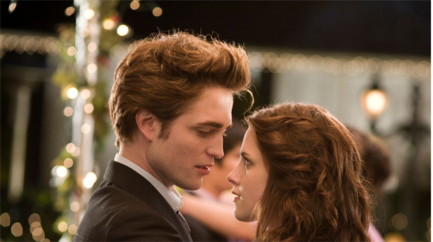 Kristen Stewart and Robert Pattinson in Twilight