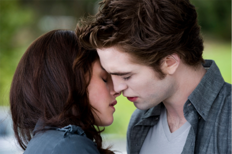 Robert Pattinson and Kristen Stewart still from The Twilight Saga