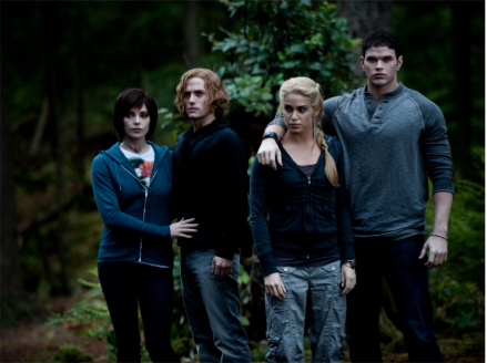 Rosalie Hale, Alice Cullen, and other Cullen's in The Twilight Saga